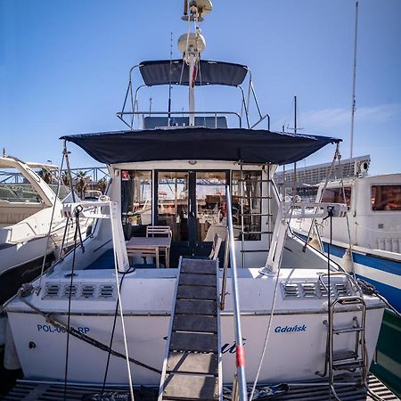 Готель Spacious And Charming Boat In Port Forum Сан-Адріа-де-Бесос Екстер'єр фото