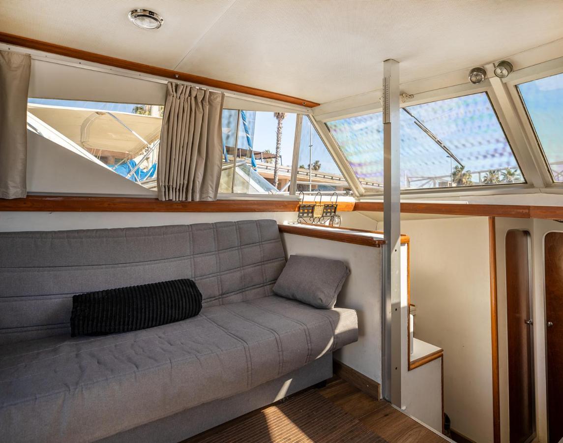 Готель Spacious And Charming Boat In Port Forum Сан-Адріа-де-Бесос Екстер'єр фото