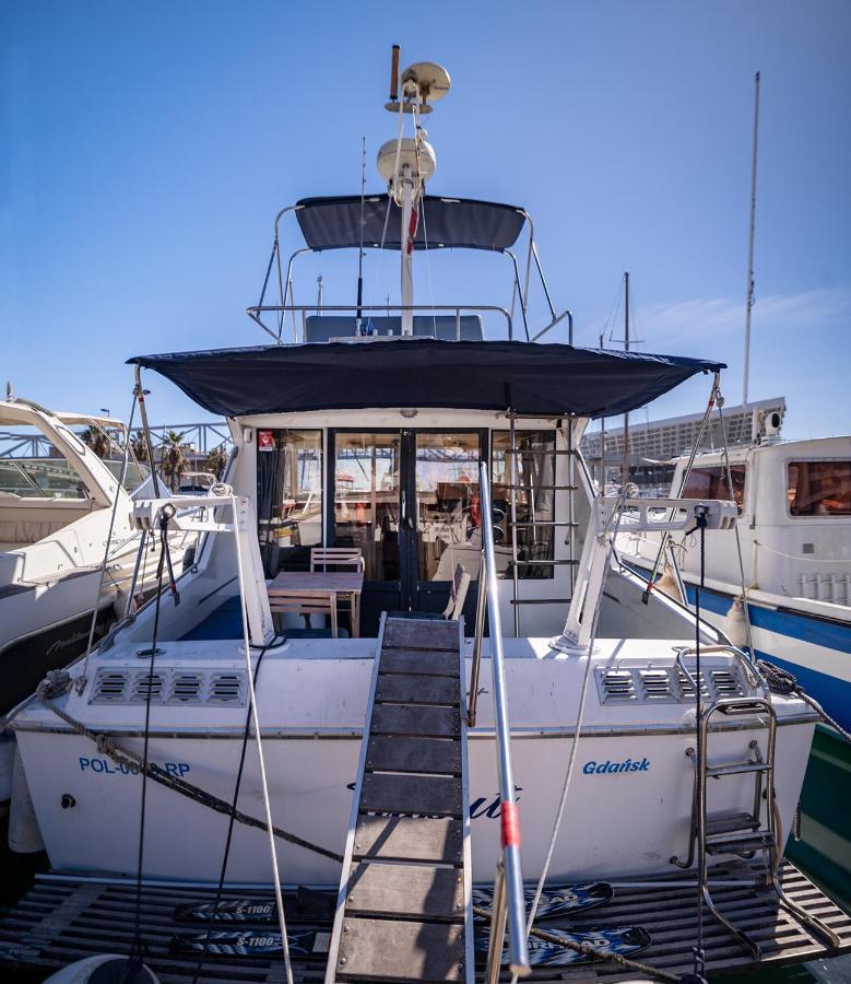 Готель Spacious And Charming Boat In Port Forum Сан-Адріа-де-Бесос Екстер'єр фото