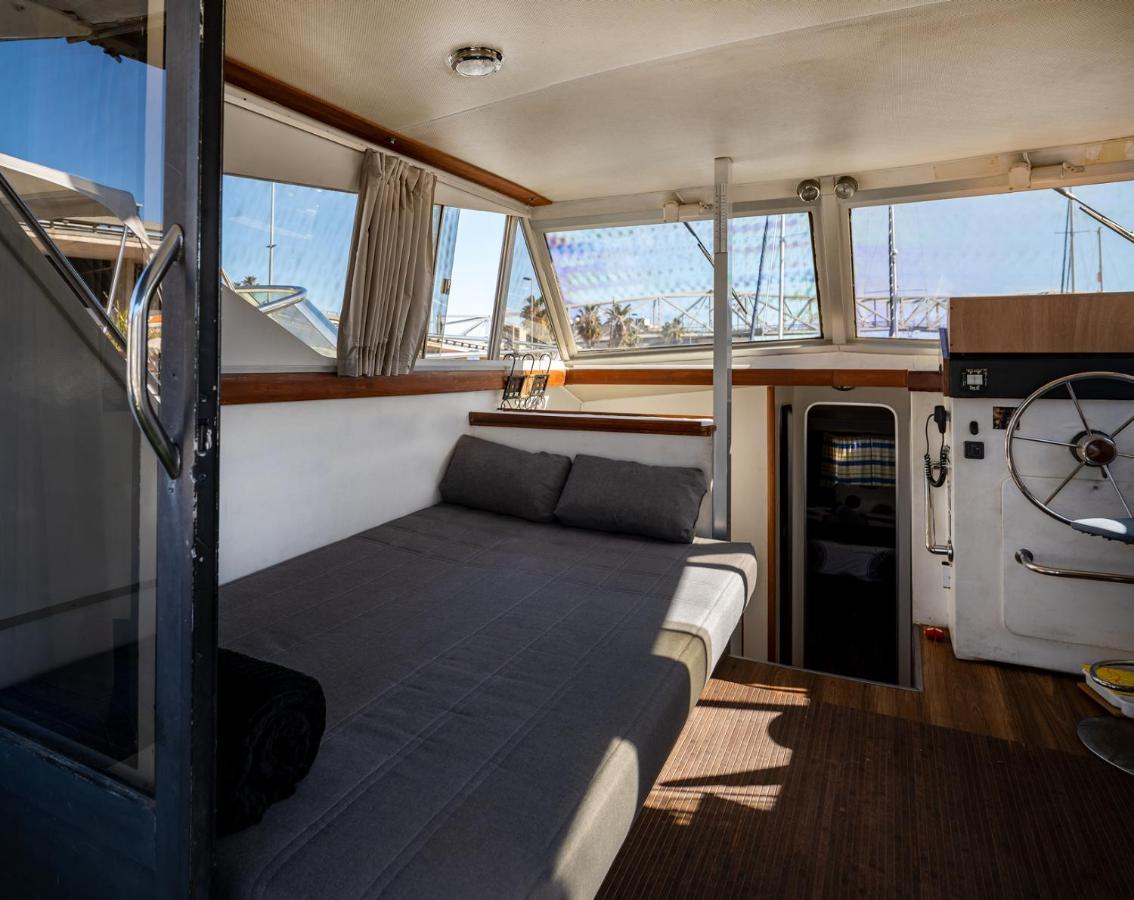 Готель Spacious And Charming Boat In Port Forum Сан-Адріа-де-Бесос Екстер'єр фото
